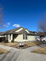 2926 NE Dogwood Dr in Bend, OR - Building Photo