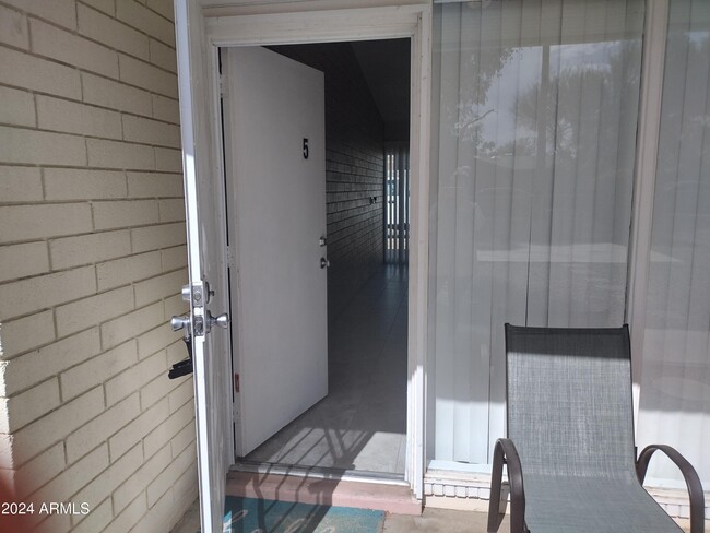 2602 N 46th St in Phoenix, AZ - Building Photo - Building Photo
