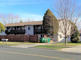235 Broadway Dr in Sun Prairie, WI - Building Photo