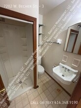 7202 W Becher St in West Allis, WI - Building Photo - Building Photo