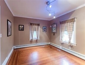 29 Eton Ave in Warwick, RI - Foto de edificio - Building Photo