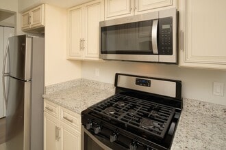 138 Duvall Ln in Gaithersburg, MD - Building Photo - Building Photo