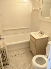 1019 S Farwell St in Eau Claire, WI - Building Photo - Building Photo