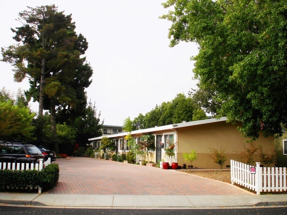 Camille Apartments in Mountain View, CA - Building Photo