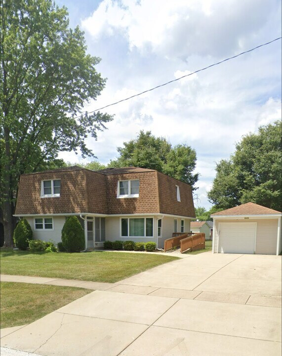 2605 Oriole Ln in Rolling Meadows, IL - Building Photo