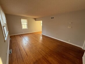 213 Emerson St in Woodbury, NJ - Building Photo - Building Photo