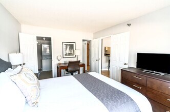 127 Greyrock Pl in Stamford, CT - Building Photo - Building Photo