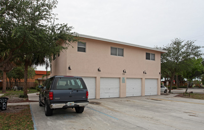 770 SW 7th St in Pompano Beach, FL - Building Photo - Building Photo