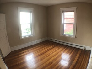 49 Conwell Ave, Unit 2 in Somerville, MA - Building Photo - Building Photo