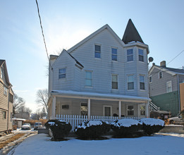 110 W Broad St in Stamford, CT - Building Photo - Building Photo