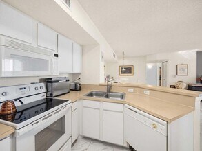 1200 Scotia Dr in Hypoluxo, FL - Building Photo - Building Photo