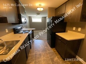 5425 McClelland Dr in Regina, SK - Building Photo - Building Photo