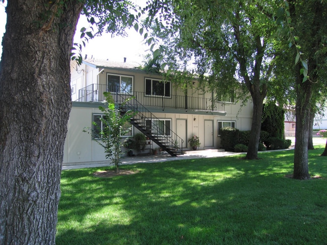 5744 Via Monte Dr