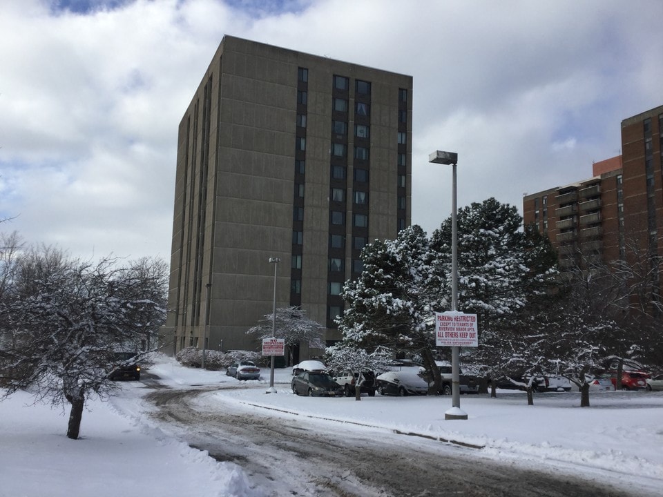 Riverview Manor Apartments in Buffalo, NY - Building Photo