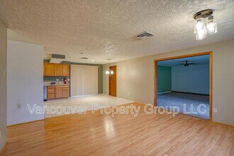 403 NE 123rd Ave in Vancouver, WA - Building Photo - Building Photo