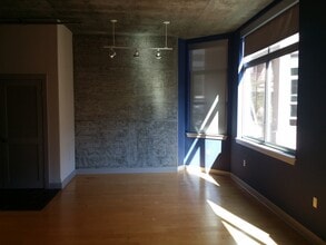 840 E Green St, Unit Prado in Pasadena, CA - Building Photo - Building Photo