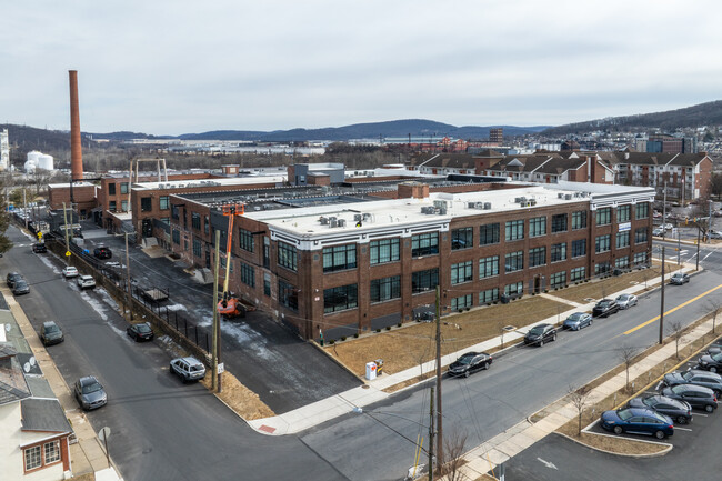 Laros Lofts in Bethlehem, PA - Foto de edificio - Building Photo