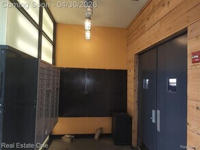211 E 9 Mile Rd in Ferndale, MI - Building Photo - Building Photo