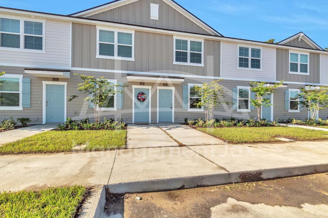 8335 Asteroid St in Jacksonville, FL - Building Photo