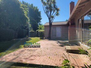 404 Peppertree Rd in Walnut Creek, CA - Building Photo - Building Photo