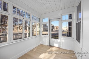 263 W Muskegon Ave in Muskegon, MI - Building Photo