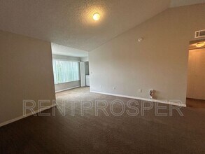 4642 Commander Dr in Orlando, FL - Building Photo - Building Photo
