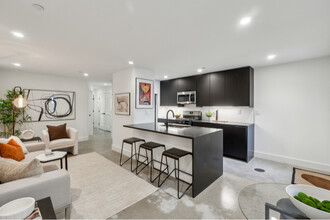 321 L St NE in Washington, DC - Building Photo - Building Photo
