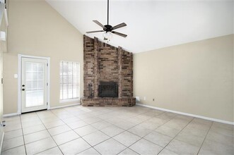 3314 Creek Shadows Dr in Houston, TX - Building Photo - Building Photo