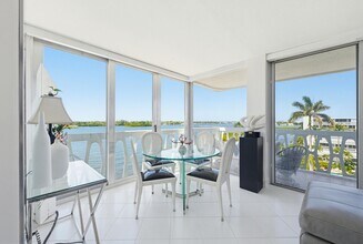 2505 S Ocean Blvd in Palm Beach, FL - Building Photo - Building Photo