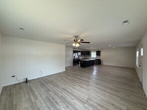 990 Ebb Tide Dr in Colonial Beach, VA - Foto de edificio - Building Photo