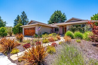 113 Sherwood Dr in Santa Rosa, CA - Building Photo - Building Photo