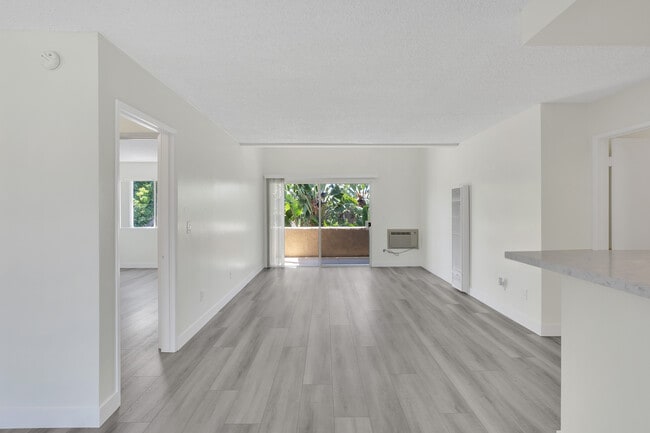VIVA Apartment Homes