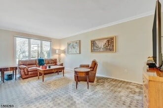 587 Glasmere Rd in Mahwah, NJ - Building Photo - Building Photo