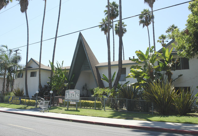 Jade Gardens Apartments in Alhambra, CA - Foto de edificio - Building Photo