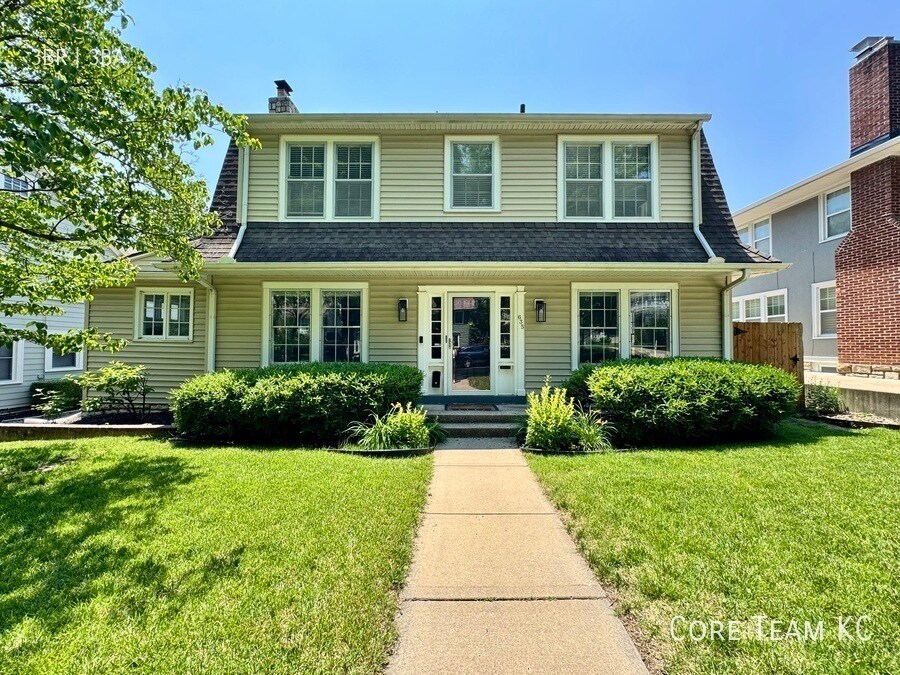 635 W 61st Terrace in Kansas City, MO - Building Photo