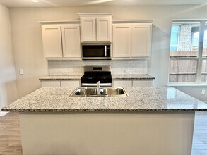 121 Daffodil Ln in Boyd, TX - Building Photo - Building Photo