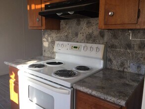 895 Coburn Ct, Unit C in San Leandro, CA - Foto de edificio - Building Photo