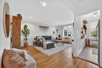 325 King St in Port Chester, NY - Building Photo - Building Photo