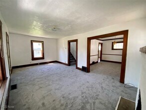 987 Whittier Ave in Akron, OH - Building Photo - Building Photo