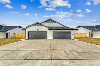 3410 W 45th St S in Wichita, KS - Building Photo - Building Photo