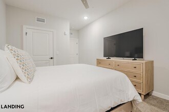 5001 Willowgate Loop, Unit 08-8403 in Tice, FL - Building Photo - Building Photo