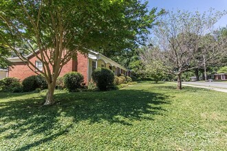 420 Seneca Pl in Charlotte, NC - Building Photo - Building Photo