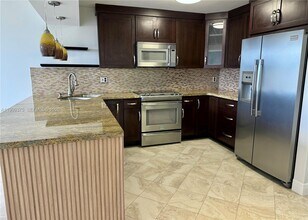 14415 N Kendall Dr in Miami, FL - Building Photo - Building Photo