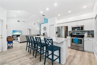 7112 Falcons Glen Blvd in Naples, FL - Building Photo - Building Photo
