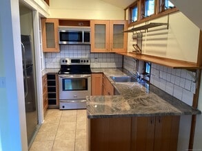 40 Chestnut Hill Rd in Newtown, CT - Building Photo - Building Photo