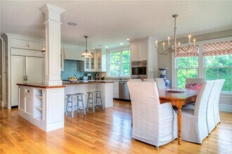 15 Berkeley Ave in Newport, RI - Building Photo - Building Photo