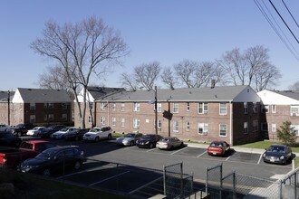 Sigma Apartments in Englewood, NJ - Foto de edificio - Building Photo