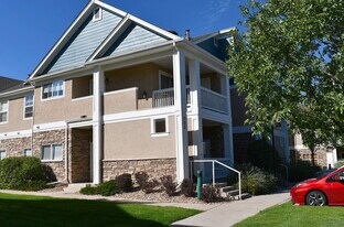 8200 E 8th Ave in Denver, CO - Building Photo