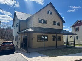 3017 S Main St in Hanover Township, PA - Building Photo