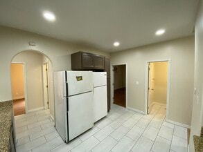 1234 W 37th Dr in Los Angeles, CA - Foto de edificio - Building Photo